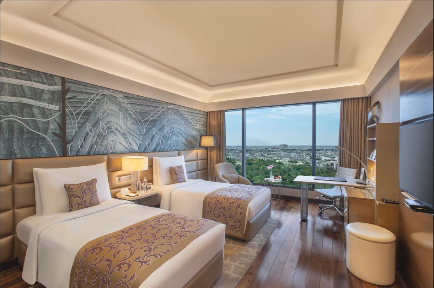 เดอะ ลีลา เดลี แอมเบียนซ์ คอนเวนชั่น โฮเต็ล Hotel นิวเดลี ภายนอก รูปภาพ
