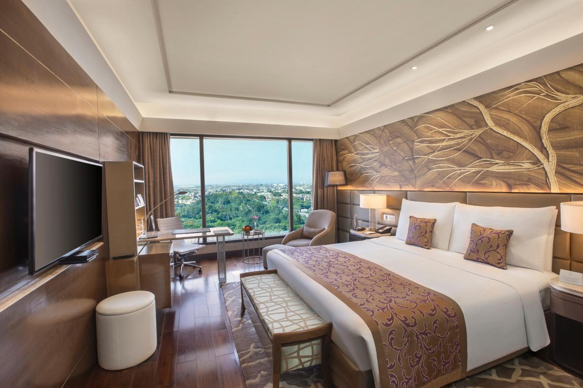 เดอะ ลีลา เดลี แอมเบียนซ์ คอนเวนชั่น โฮเต็ล Hotel นิวเดลี ภายนอก รูปภาพ