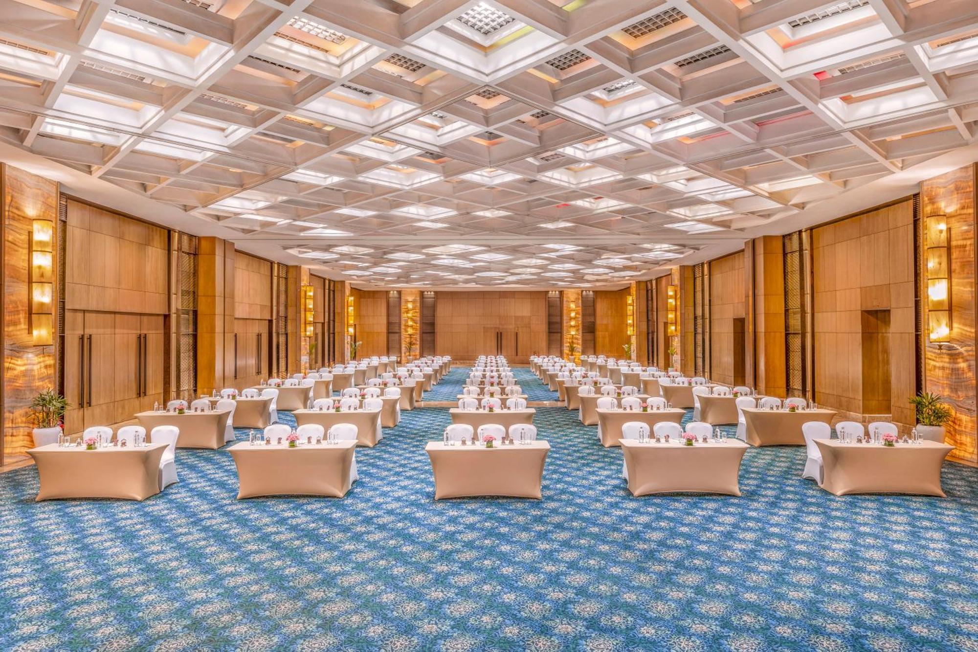 เดอะ ลีลา เดลี แอมเบียนซ์ คอนเวนชั่น โฮเต็ล Hotel นิวเดลี ภายนอก รูปภาพ The Grand Ballroom