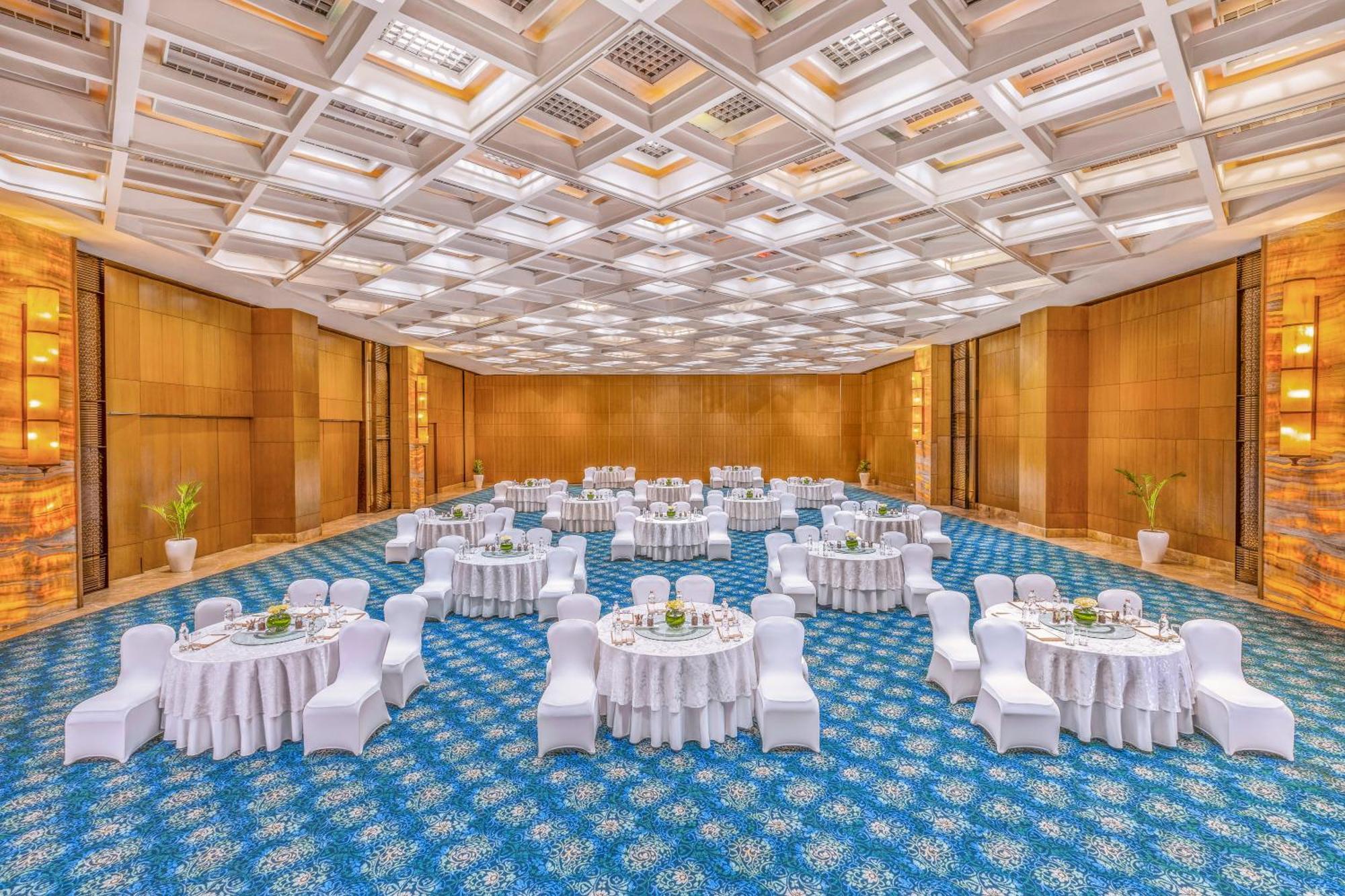 เดอะ ลีลา เดลี แอมเบียนซ์ คอนเวนชั่น โฮเต็ล Hotel นิวเดลี ภายนอก รูปภาพ The Grand Ballroom