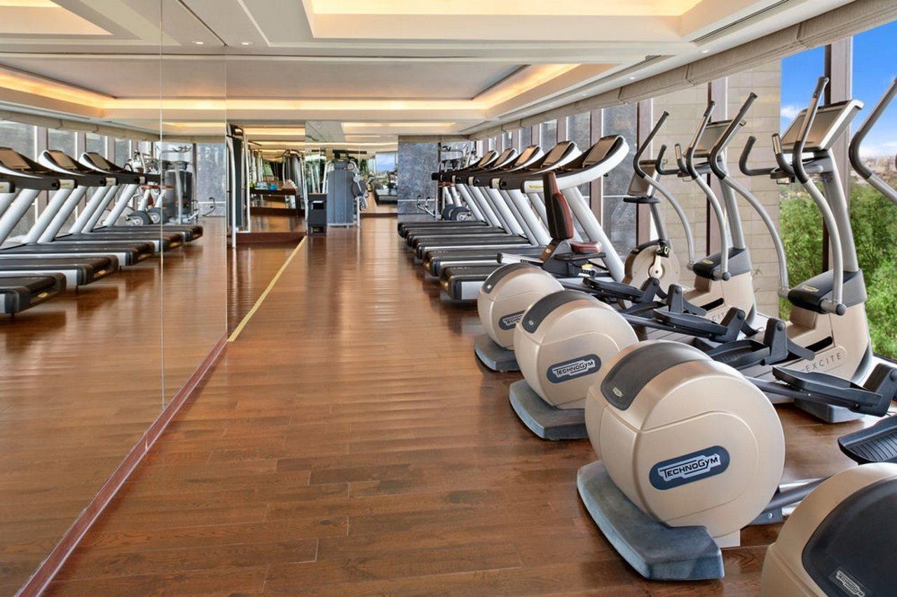 เดอะ ลีลา เดลี แอมเบียนซ์ คอนเวนชั่น โฮเต็ล Hotel นิวเดลี ภายนอก รูปภาพ The gym at the hotel