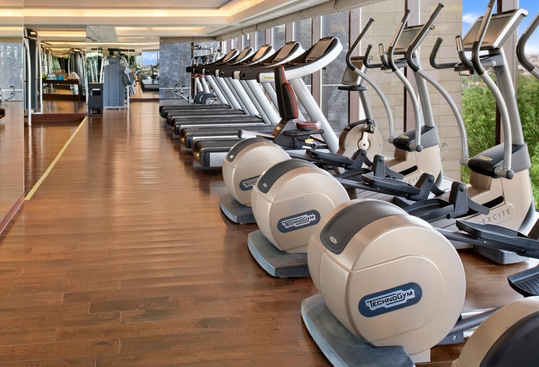 เดอะ ลีลา เดลี แอมเบียนซ์ คอนเวนชั่น โฮเต็ล Hotel นิวเดลี ภายนอก รูปภาพ The gym at the Westin