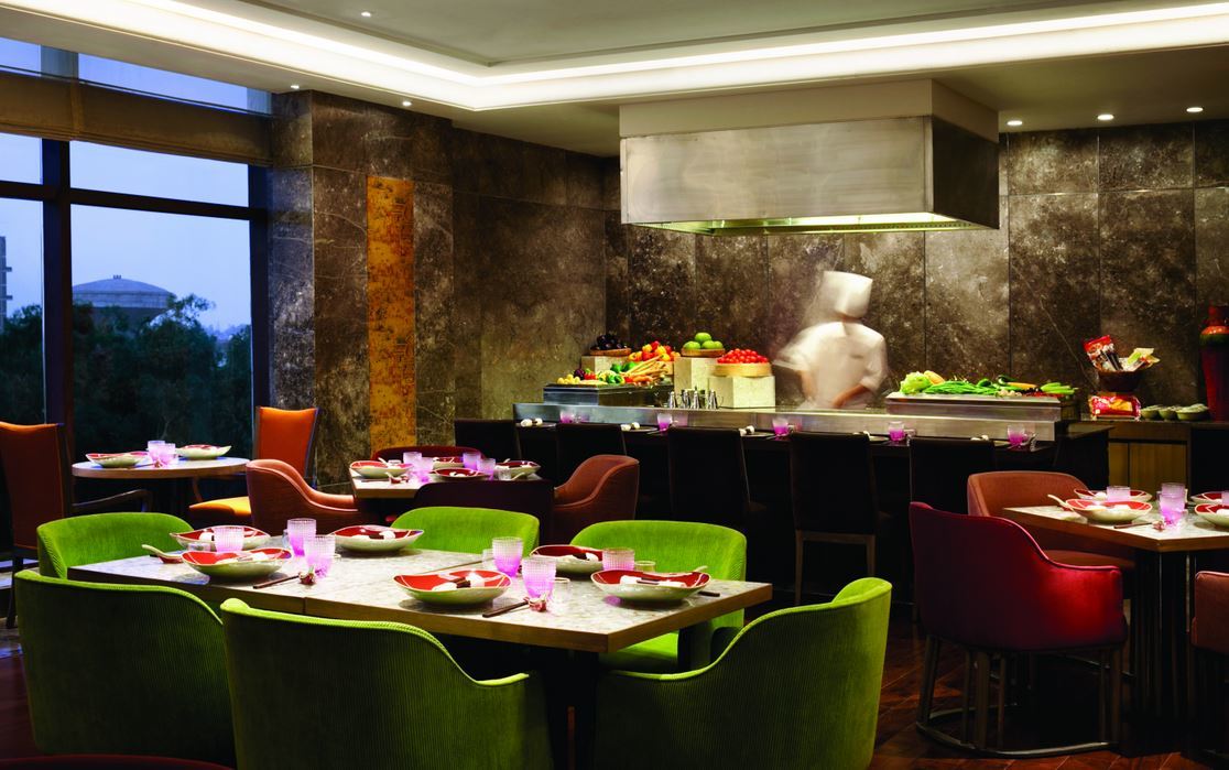 เดอะ ลีลา เดลี แอมเบียนซ์ คอนเวนชั่น โฮเต็ล Hotel นิวเดลี ภายนอก รูปภาพ The restaurant